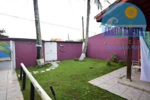 Casa á venda no bairro Icaraiba em Peruíbe, á 200 metros da praia