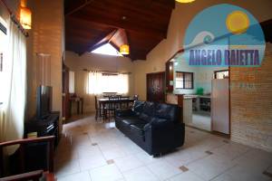 Casa á venda no bairro Arpoador, entre 400 e 800 metros da praia