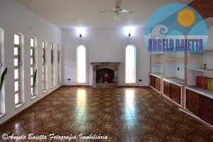Casa lado praia á venda no bairro Oásis em Peruíbe