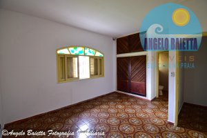 Casa lado praia á venda no bairro Oásis em Peruíbe