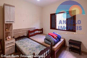 Casa com piscina, 3 dormitórios á venda no bairro Oásis em Peruíbe