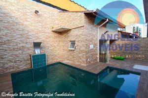 Casa com piscina, 3 dormitórios á venda no bairro Oásis em Peruíbe