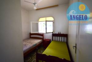 Casa terrea, 4 dormitorios, sendo 2 suítes, frente ao mar