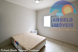 Casa com piscina, 3 dormitórios, excelente acabamento, á venda no bairro Oásis em Peruíbe