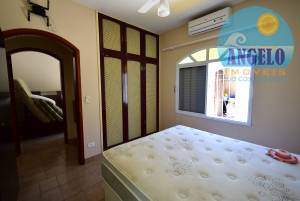 Casa com piscina para locação no bairro São José em Peruíbe, entre 200 e 400 metros da praia