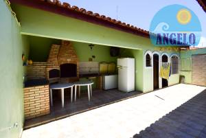 Casa com piscina para locação no bairro São José em Peruíbe, entre 200 e 400 metros da praia