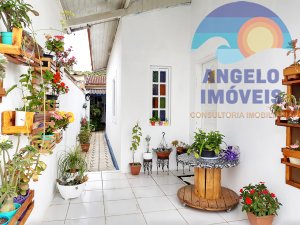 Casa lado linha  á venda no bairro Samburá em Peruíbe 