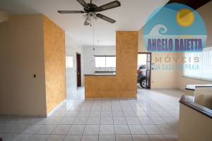 Sobrado á venda no bairro Oásis em Peruíbe, á 500 metros da praia