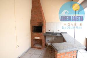 Sobrado á venda no bairro Oásis em Peruíbe, á 500 metros da praia