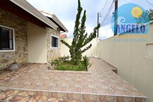 Casa com piscina á venda no bairro Stella Maris em Peruíbe