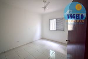 Casa com piscina á venda no bairro Stella Maris em Peruíbe