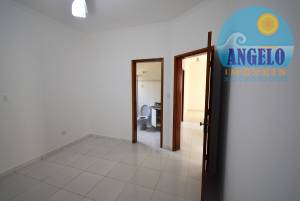 Casa com piscina á venda no bairro Stella Maris em Peruíbe