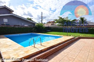 Casa lado praia á venda no bairro Turistico em Peruíbe 