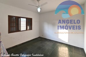 Casa á venda no bairro Pampas em Peruíbe