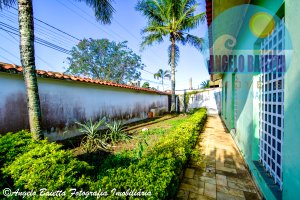 Casa com piscina á venda no bairro Stella Maris em Peruíbe