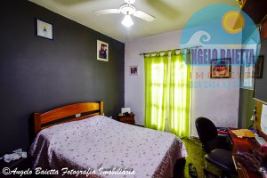 Casa com piscina á venda no bairro Stella Maris em Peruíbe