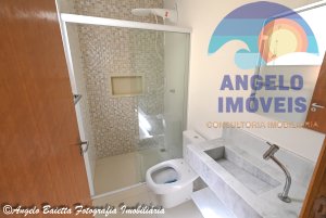 Casa com piscina no bairro Tres Marias em Peruíbe