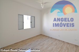 Casa com piscina no bairro Tres Marias em Peruíbe