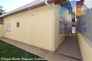 Casa com piscina no bairro Tres Marias em Peruíbe