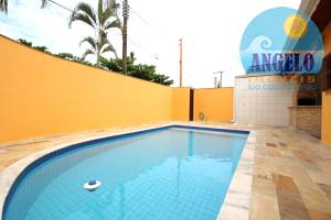 Casa para venda no bairro Oásis em Peruibe, entre 200 e 400 metros da praia