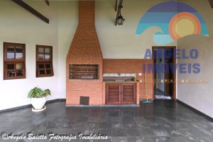 Casa á venda no condomínio Bougainvillée II em Peruíbe