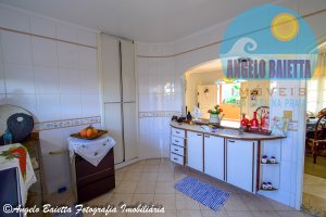Casa com piscina á venda no bairro Cidade Nova Peruíbe em Peruíbe