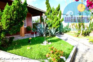 Casa com piscina á venda no bairro Cidade Nova Peruíbe em Peruíbe