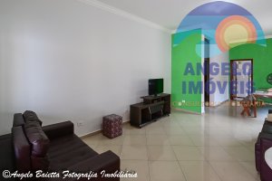 Casa com piscina á venda no bairro Cidade Nova Peruíbe em Peruíbe