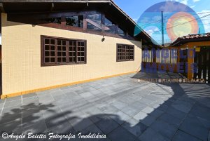 Casa á venda no bairro Arpoador em Peruíbe