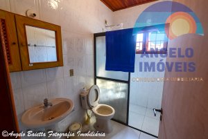 Casa á venda no bairro Arpoador em Peruíbe