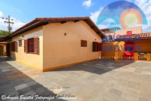 Casa á venda no bairro Arpoador em Peruíbe