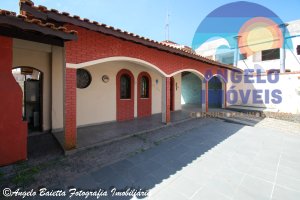 Casa á venda no bairro Turistico em Peruíbe
