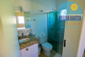 Casa á venda no bairro Jardim Beira Mar em Peruíbe, á 200 metros da praia