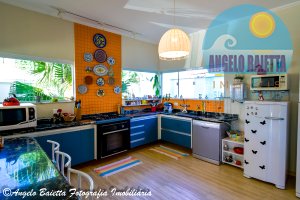 Casa á venda no bairro Jardim Beira Mar em Peruíbe, á 200 metros da praia
