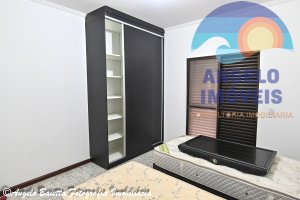Sobrado lado praia á venda no bairro Florida em Peruíbe