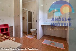 Casa com piscina, 2 lotes, á venda no bairro Cidade Nova Peruíbe