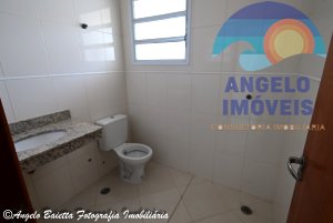 Casa lado linha á venda no bairro Stella Maris em Peruibe
