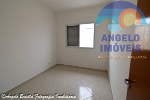 Casa lado linha á venda no bairro Stella Maris em Peruibe