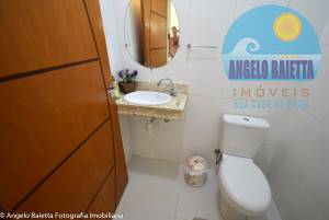Casa á venda no bairro Josedy em Peruíbe