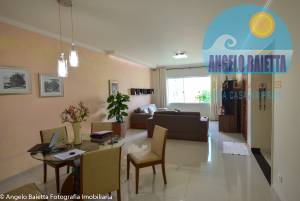 Casa á venda no bairro Josedy em Peruíbe
