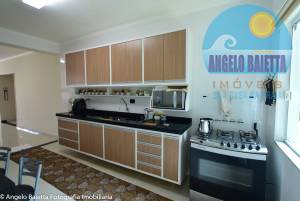 Casa á venda no bairro Josedy em Peruíbe