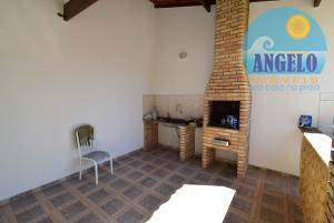 Casa para locação de temporada no bairro Casablanca em Peruíbe, á 400 metros da praia