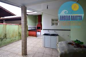 Casa á venda no bairro Vila Romar em Peruíbe