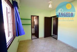 Casa á venda no bairro Samburá em Peruíbe
