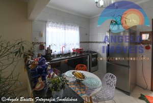 Casa á venda no bairro Jardim Marcia em Peruíbe