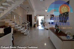 Sobrado á venda no condomínio Três Marias em Peruíbe