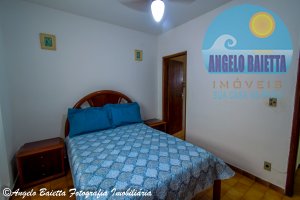 Casa com piscina á venda no bairro Oasis em Peruíbe