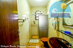 Casa com piscina á venda no bairro Oasis em Peruíbe