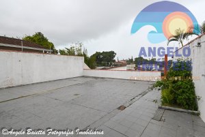 Casa para locação no bairro Centro em Peruíbe