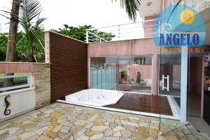 Sobrado triplex para venda no bairro Oásis em Peruíbe, frente ao mar